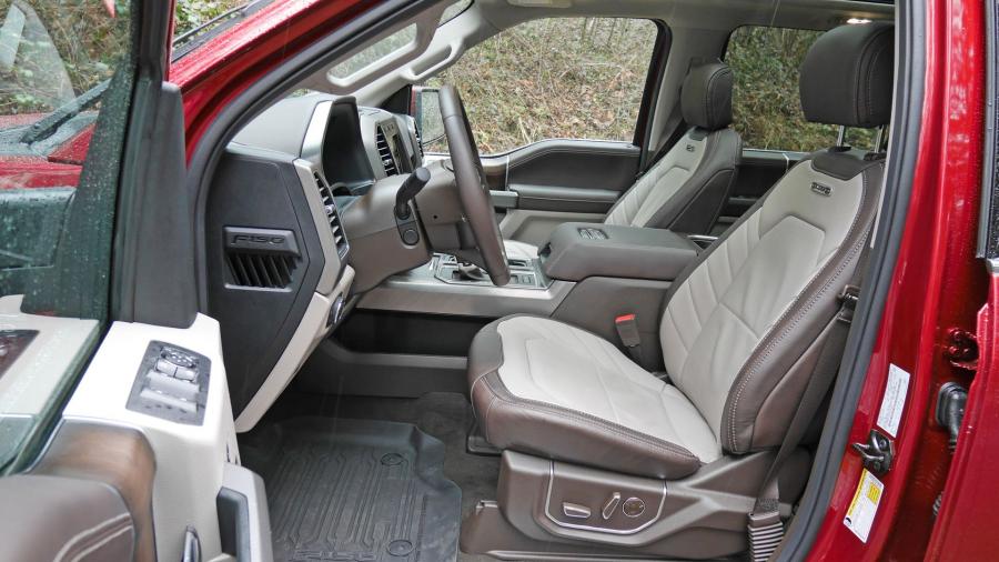 Интерьер Ford F-150 Limited SuperCrew 2018 года  (фото 17 из 59)